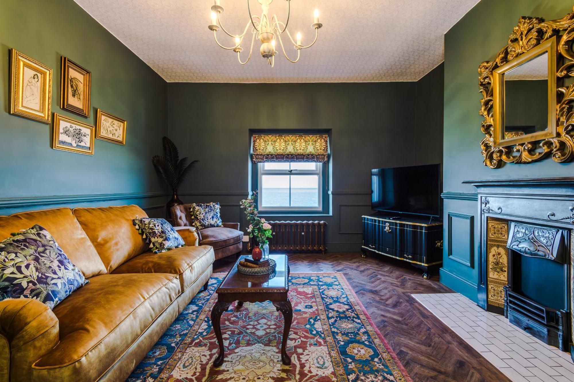 Russell Court By Orenda-Luxe Llandudno Exterior photo