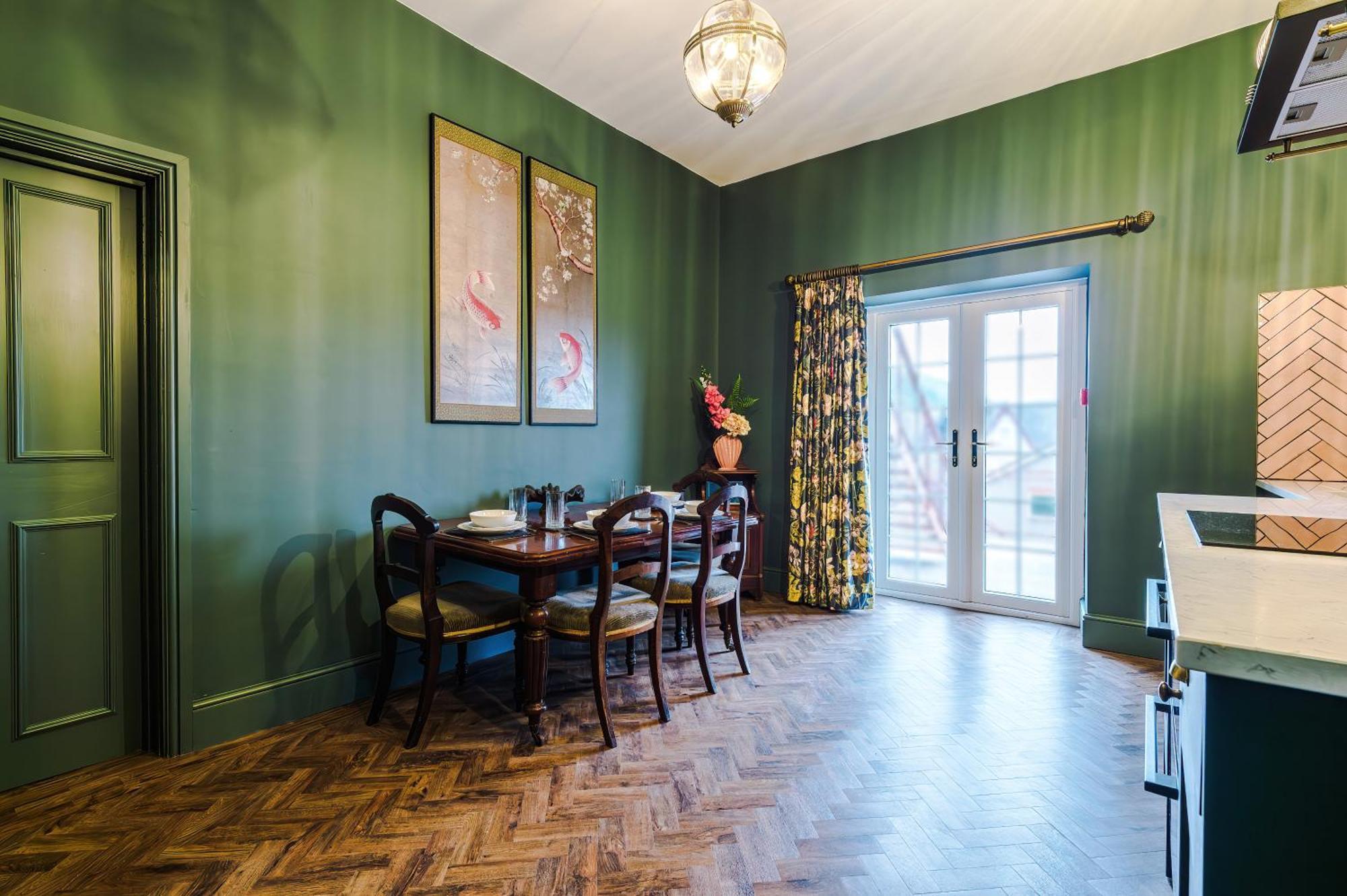 Russell Court By Orenda-Luxe Llandudno Exterior photo
