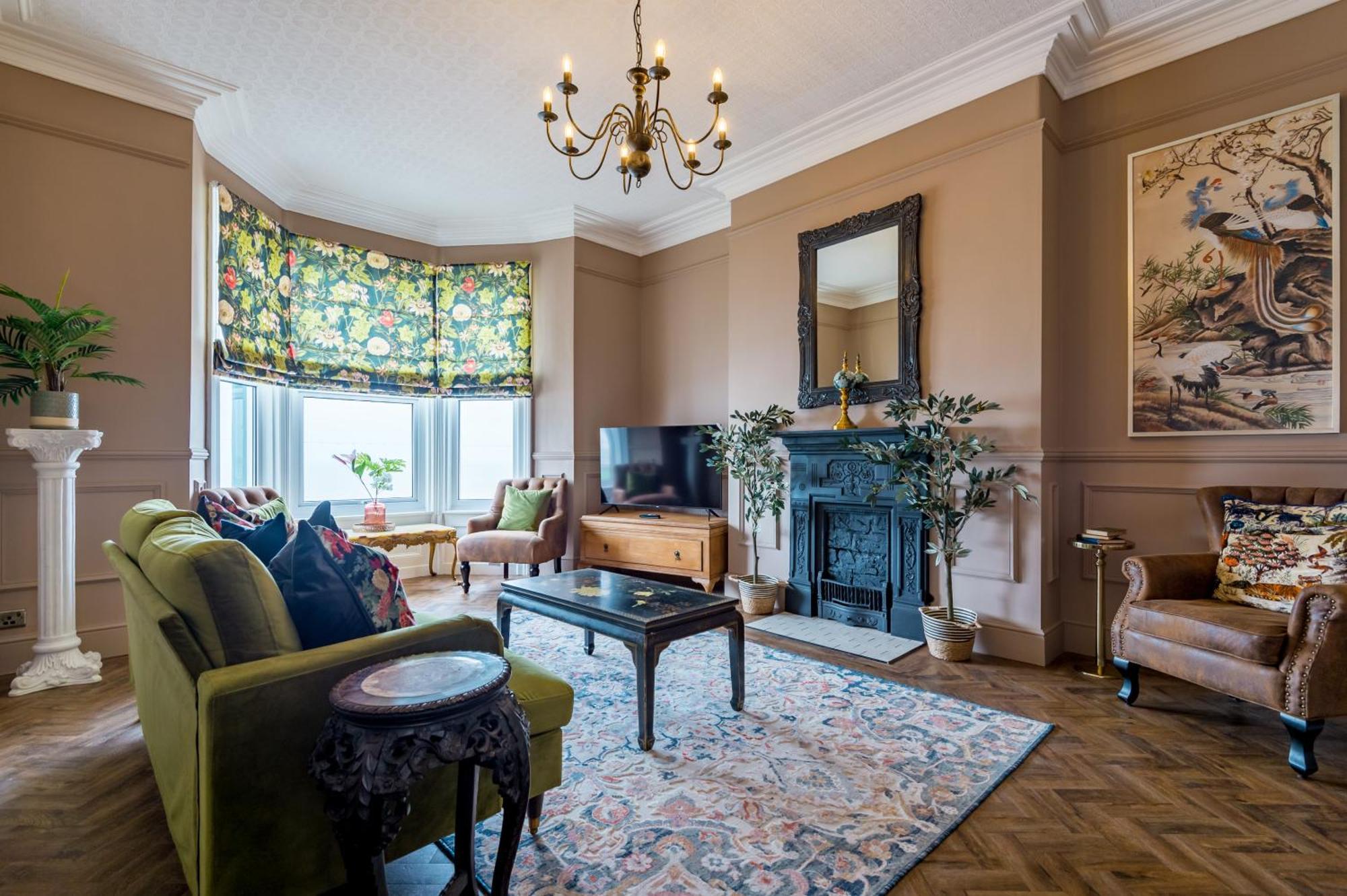 Russell Court By Orenda-Luxe Llandudno Exterior photo