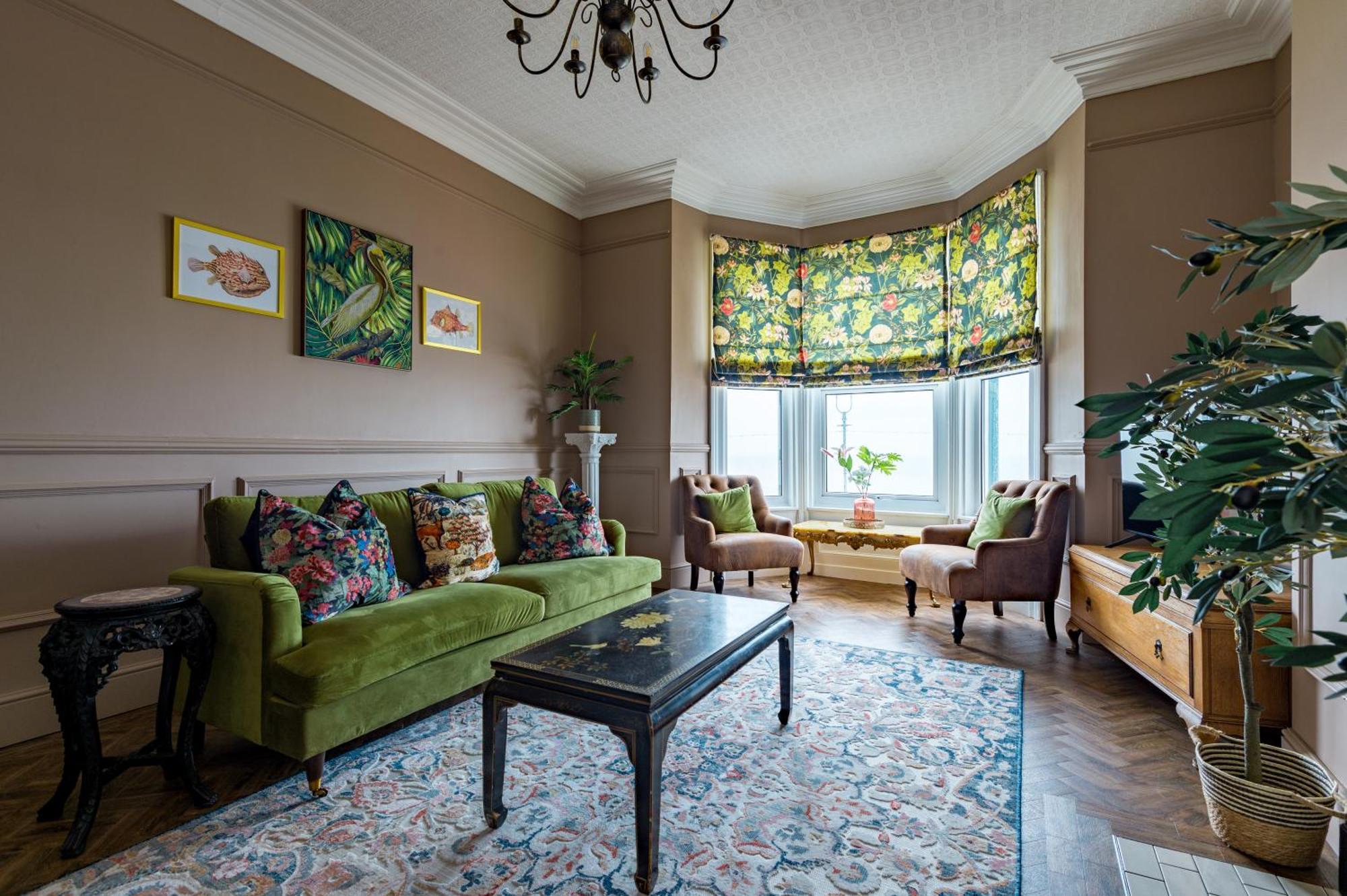 Russell Court By Orenda-Luxe Llandudno Exterior photo